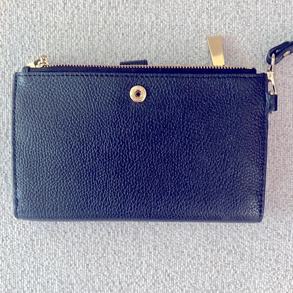 ❌SOLD!!❌Michael Kors wristlet - Picture 3 of 9